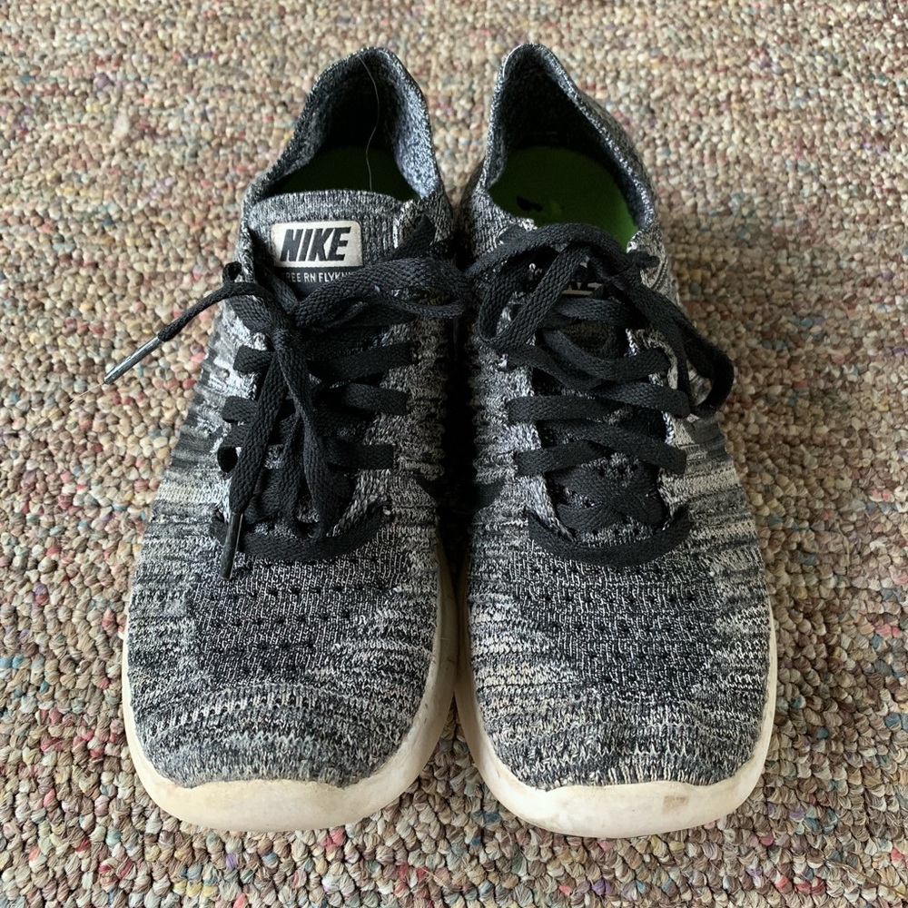 Nike tennis shoes